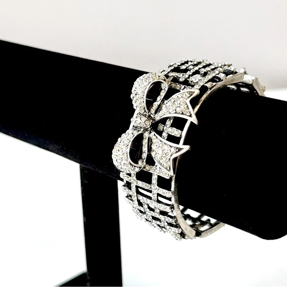 WHITE HOUSE BLACK MARKET | NWT | Rhinestone Bow Silver Statement Cuff | 🎀 - Picture 4 of 5